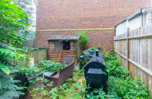 Victoria House | Cosy 2BD Home-Away-from-Home Hackney