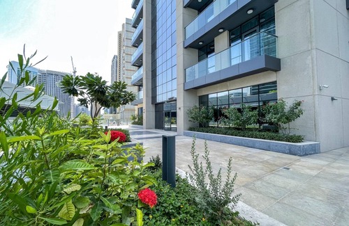 Trade Centre 1 Apartment | Cosy 2BR | Burj Khalifa Gym/Pool by Belvilla
