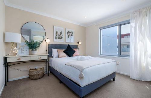 Franklin Apartment | Cosy 2BR Close to Light Rail - Hosted by Canstay