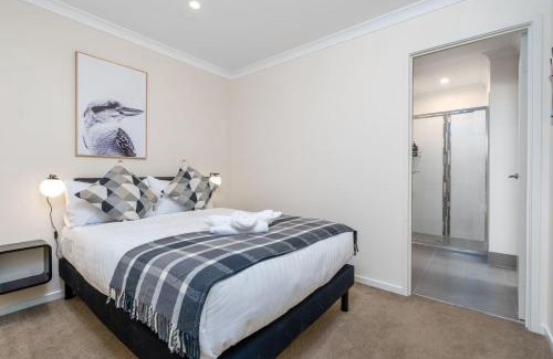 Franklin Apartment | Cosy 2BR Close to Light Rail - Hosted by Canstay