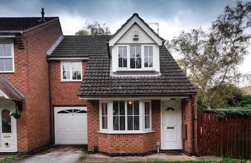 Bramcote House | Cosy 3 Bed House - FREE PARKING