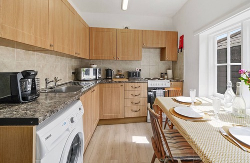 Canterbury Apartment | Cosy 3 bed townhouse just a 8 minute walk to city centre