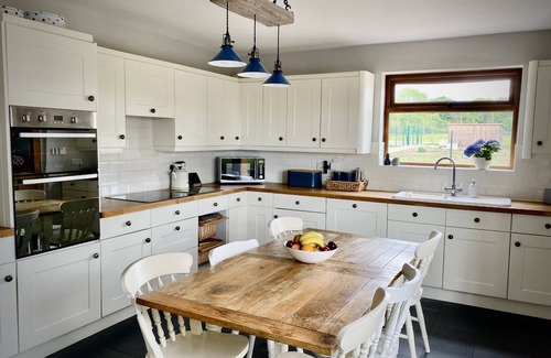 Bradford-on-Avon House | Cosy 3-bedroom home with garden and log burner, close to the City of Bath.