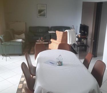 Raversijde Apartment | Cosy 3 bedroom apartment near the beach T112