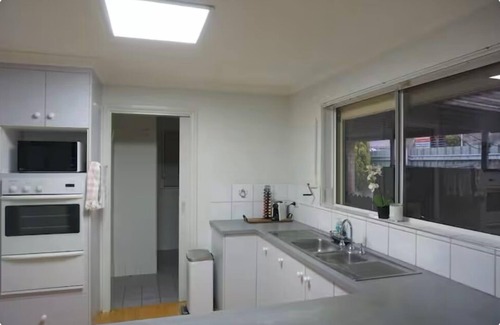 West Beach House | Cosy 3 x2 abode in peaceful West Beach, Esperance.