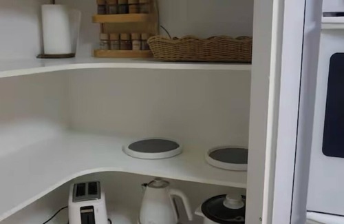 West Beach House | Cosy 3 x2 abode in peaceful West Beach, Esperance.