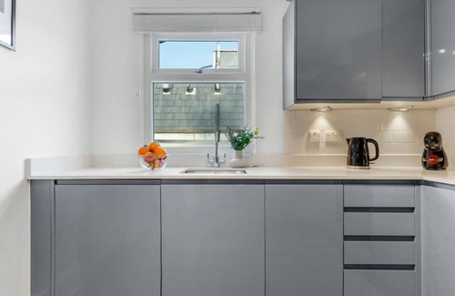 Fitzrovia Apartment | Cosy 3BR 2BA Near Regent's Park & Oxford Circus