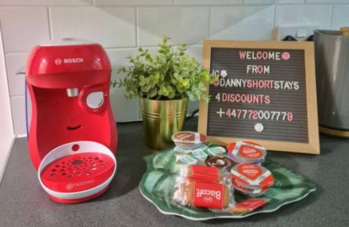 Birmingham Apartment | Cosy 3BR w/Smart TV , Wifi, Washer/Dryer & Parking near Utilita Arena