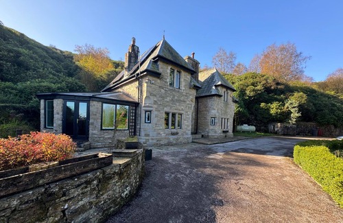 Bolton House | Cosy 4-bed Cottage - Scenic Retreat, Aga & Wifi