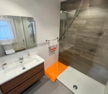 Bugibba Apartment | Cosy 4 Bedroom Apt with use of Pool