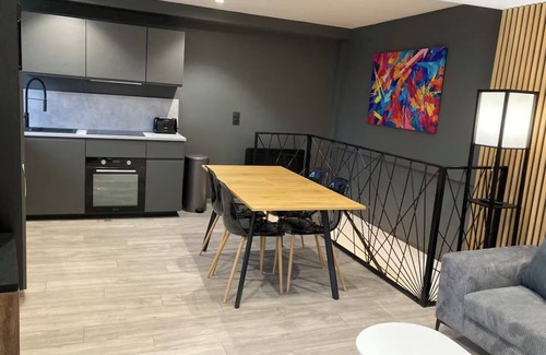 Chartres Apartment | Cosy 4-person apartment, parking included