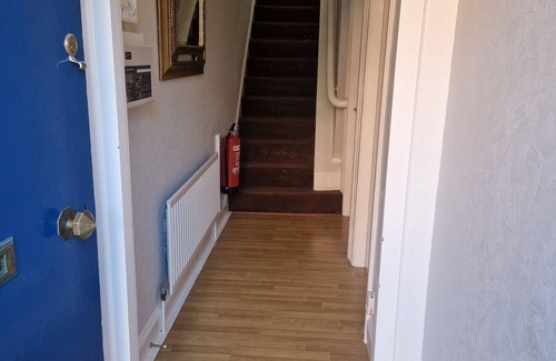 Belfast City Centre House | Cosy 5 Bedroom Property near Botanic Avenue - 5-10 Minute Walk from City Centre