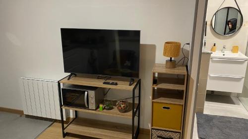 Levallois-Perret Apartment | Cosy 54