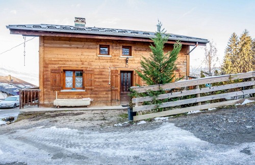 Saint-Gervais-les-Bains Apartment | Cosy apartment for 4 people with WIFI, TV and balcony
