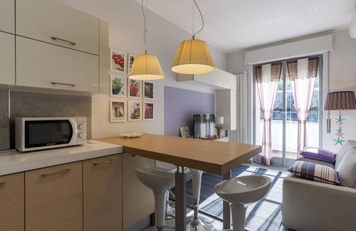Borghetto Santo Spirito Apartment | Cosy apartment for 3 people with WIFI, A/C, TV and balcony