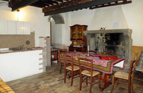 Bagnoregio Villa | Cosy apartment in villa for 4 people with WIFI, pool and patio