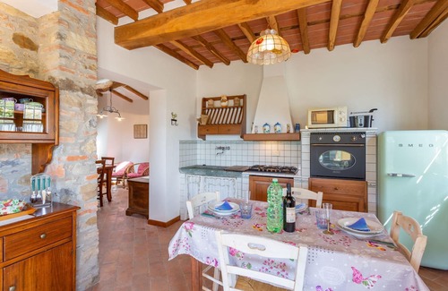 Mastiano Villa | Cosy apartment in villa with WIFI, pool, TV, patio, pets allowed and panoramic view, close to Lu.