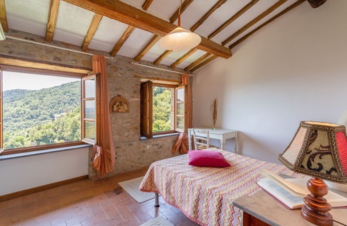 Mastiano Villa | Cosy apartment in villa with WIFI, pool, TV, patio, pets allowed and panoramic view, close to Lu.