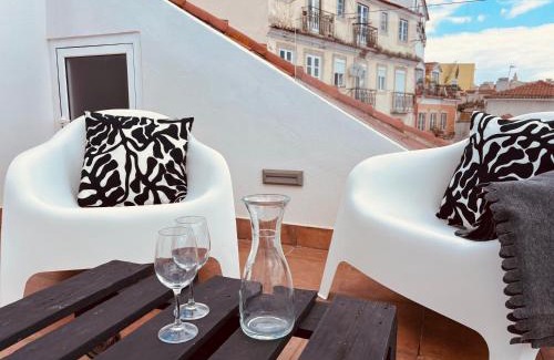 Santo Estevao Apartment | Cosy Alfama Hideout - with rooftop terrace