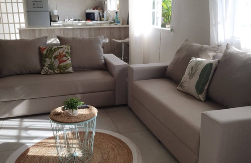 Mont Choisy Apartment | Cosy and Comfy 3 Bedroom apartment with pool, walk to the beach!