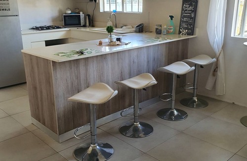 Mont Choisy Apartment | Cosy and Comfy 3 Bedroom apartment with pool, walk to the beach!