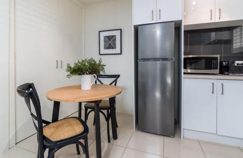 Watson Apartment | Cosy and convenient leafy apartment