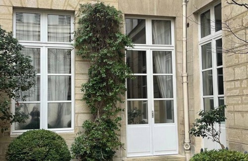 Arsenal Apartment | Cosy and picturesque duplex Marais Bohème