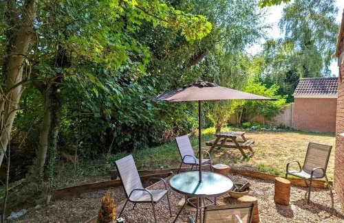 Ruskington House | Cosy and secluded brook-side lodge