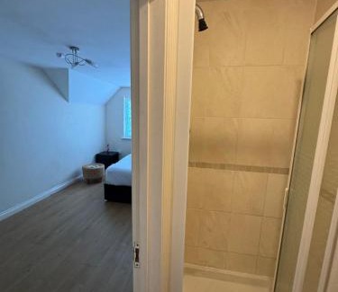 Emersons Green House | Cosy and spacious room near town centre