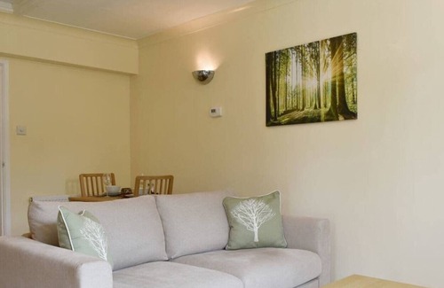 Verwood House | Cosy annexe, 4 person, nearby to beach and forests