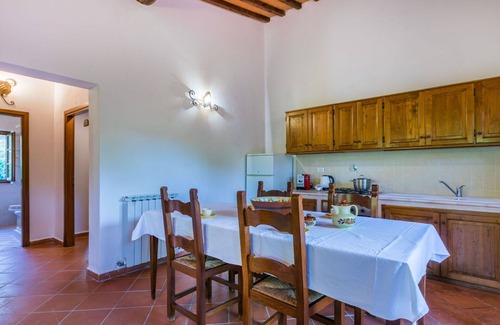 Castellina in Chianti Villa | Cosy apartment in villa for 4 people with pool, A/C, WIFI, TV, patio and panoramic view