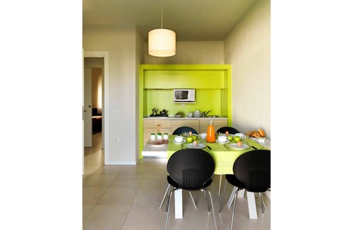 Cavalcaselle Apartment | Cosy apartment for 6 people with A/C, WIFI, pool, TV and balcony