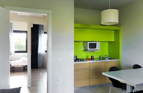 Cavalcaselle Apartment | Cosy apartment for 6 people with A/C, WIFI, pool, TV and balcony