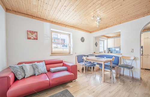Bramberg am Wildkogel Apartment | Cosy apartment with terrace in Bramberg