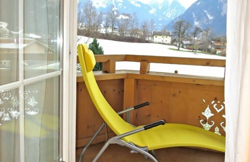Ramsau im Zillertal Apartment | Cosy apartment for 12 guests with WIFI, TV and patio