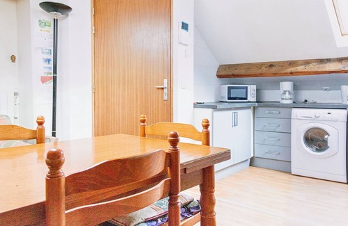 Saint-Ouen Apartment | Cosy apartment for 4
