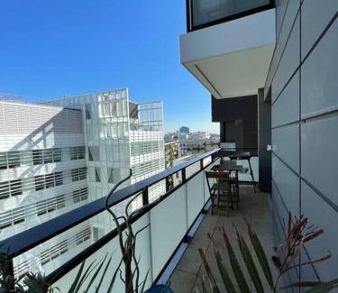 Issy-les-Moulineaux Apartment | Cosy apart with balcony Eiffel Tower view