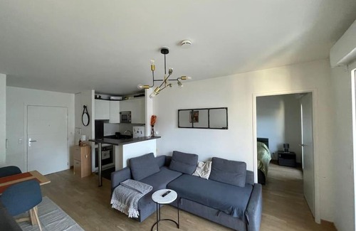 Issy-les-Moulineaux Apartment | Cosy apart with balcony Eiffel Tower view