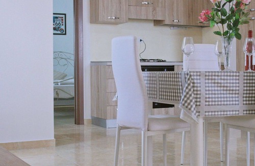 Torre Vado Apartment | Cosy apartment for 10 people with A/C, terrace, pets allowed and parking