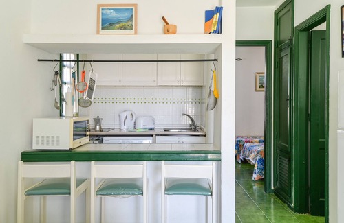 Los Pocillos Apartment | Cosy Apartment "Mimosa B1" Close to Beach with Terrace, Pool & Wi-Fi