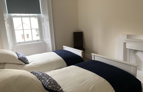 Lanark Apartment | Cosy Apartment 1 - Lanark Town Centre