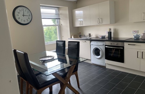 Lanark Apartment | Cosy Apartment 2 - Lanark Town Centre