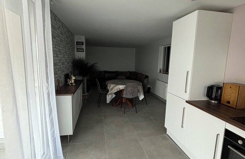 Serezin-du-Rhone Bed & Breakfast | Cosy apartment 90m²/6 persons