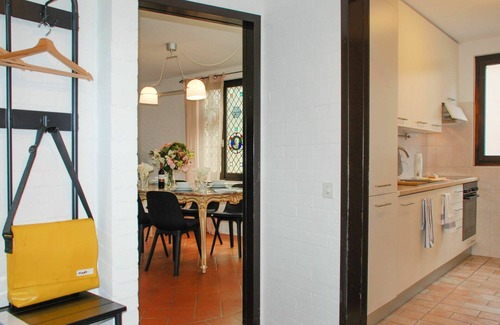 Brusino Arsizio Apartment | Cosy apartment for 4 people with WIFI, TV, patio, pets allowed and parking