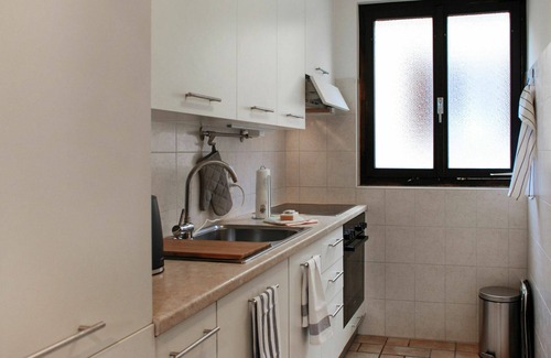 Brusino Arsizio Apartment | Cosy apartment for 4 people with WIFI, TV, patio, pets allowed and parking