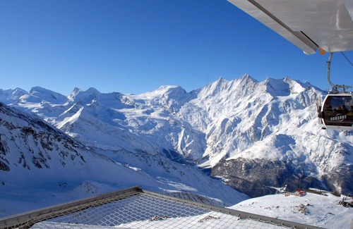 Saas Almagell Apartment | Cosy apartment for 5 guests with WIFI, TV and balcony
