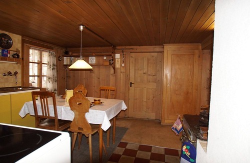 Boltigen Apartment | Cosy apartment for 5 people with WIFI and balcony