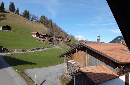 Boltigen Apartment | Cosy apartment for 5 people with WIFI and balcony