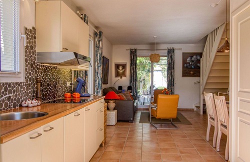 Nans-les-Pins Apartment | Cosy apartment for 4 guests with WIFI, pool, TV, terrace and parking