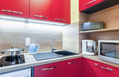 La Toussuire Apartment | Cosy apartment for 4 guests with WIFI, TV and balcony